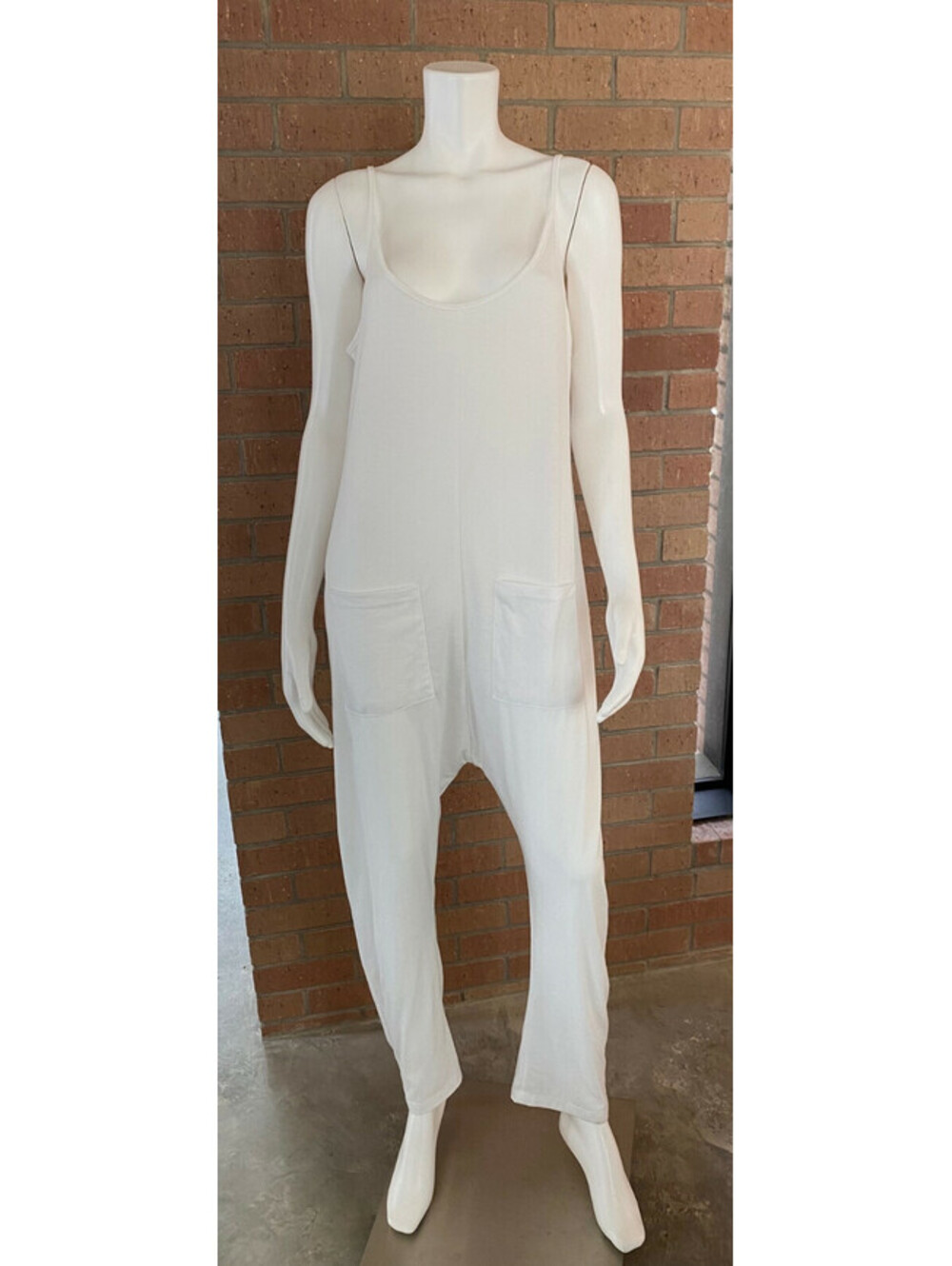 Womens MISSLOOK ONE PIECE JUMPSUIT JUMPER Sleeveless POCKETS White NWOT Medium